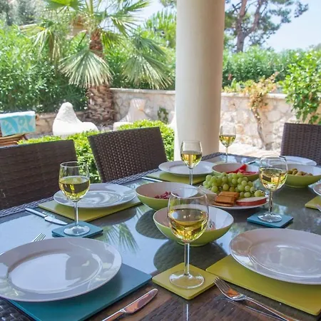 Azure, Lavanta, Kalkan فيلة